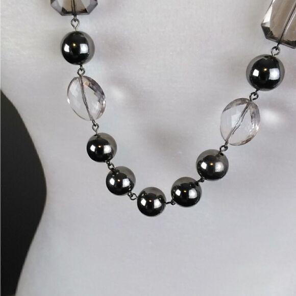 Necklace-18" Clear, gray and hematite beads - Picture 3 of 5